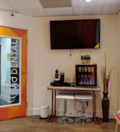 비비드 치과 (Vivid Dental)